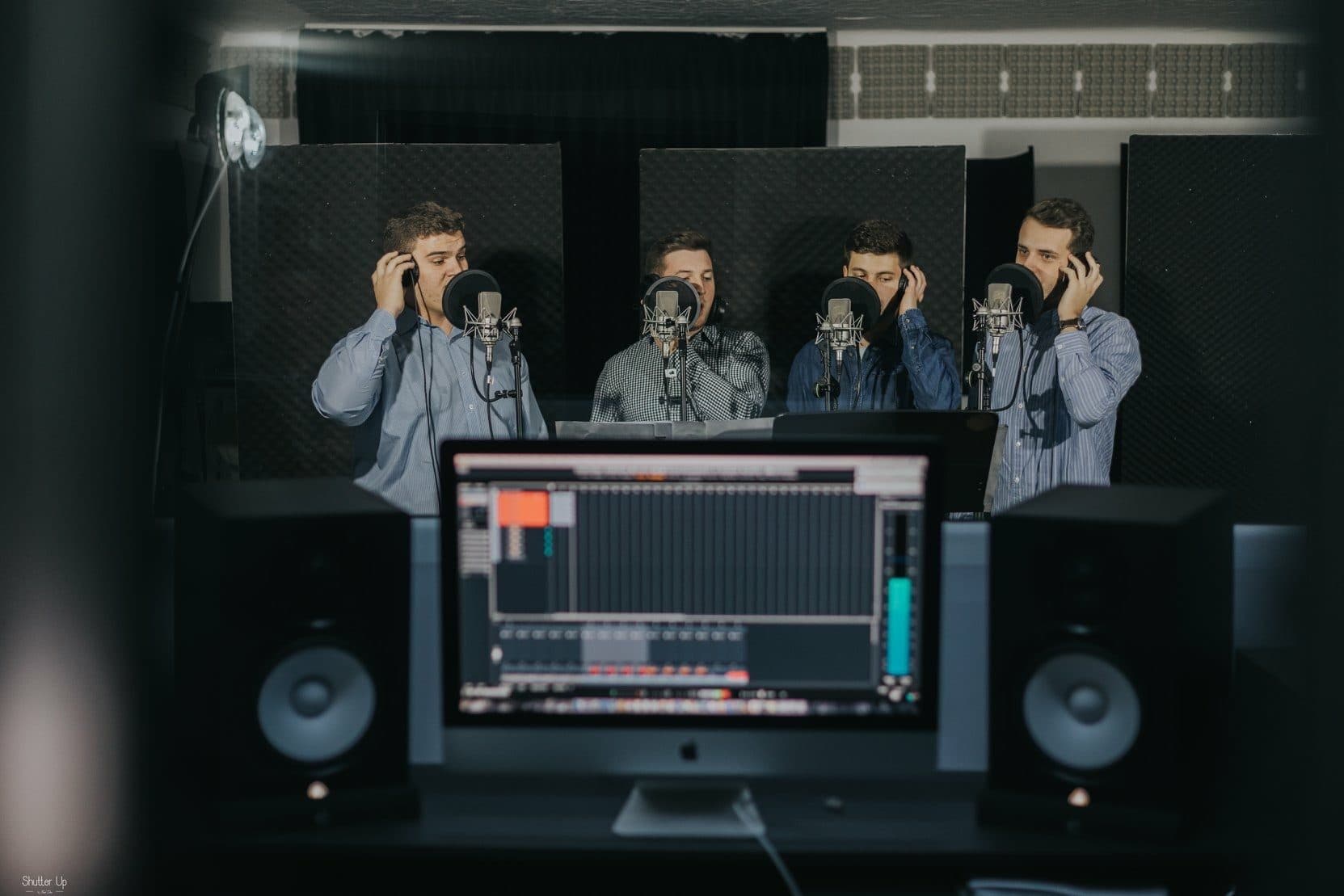 Artiști în camera vocală